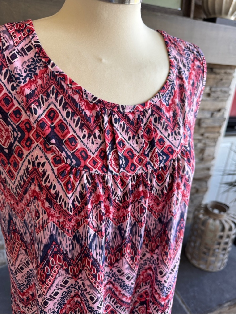 Women's Red & Navy Printed Sleeveless Tank Top - Picture 5 of 11